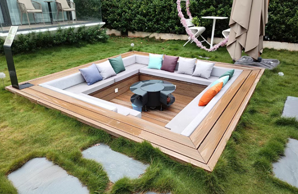 解锁户外新姿势！下沉式沙发，把 “松弛感” 焊在庭院里